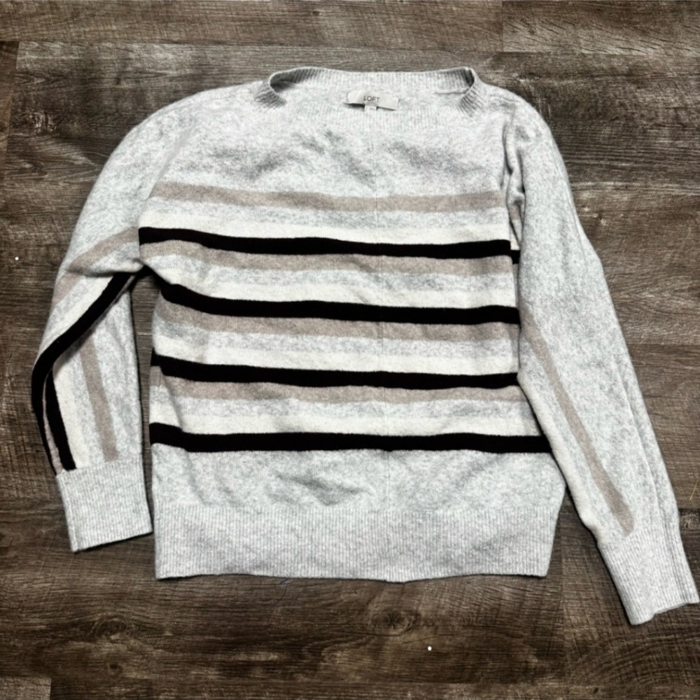 LOFT Grey Striped Sweater Size Large